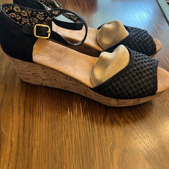 Tom’s wedges. TwoPair of Black Woven Wedge Sandals. Women’s size 10W. - Picture 1 of 16